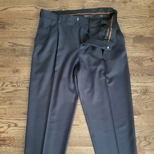 34W/30L Haggar E-CLO Stria Cuffed Dress Pants